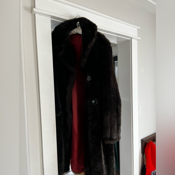 Long faux fur coat - Picture 2 of 2